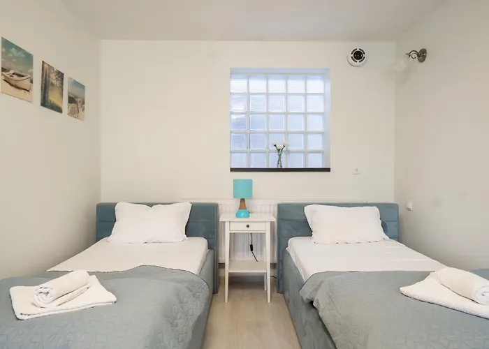 Roomsy Guest House
