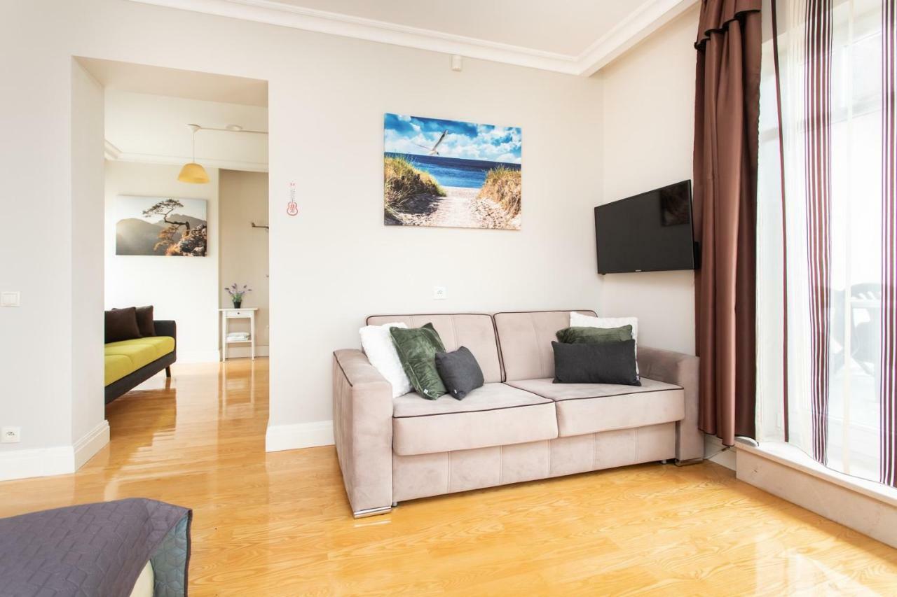 Roomsy Apartment *